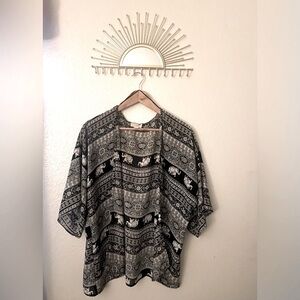 LA Hearts, One Size Fits All, Large, Black and White Elephant print Kimono